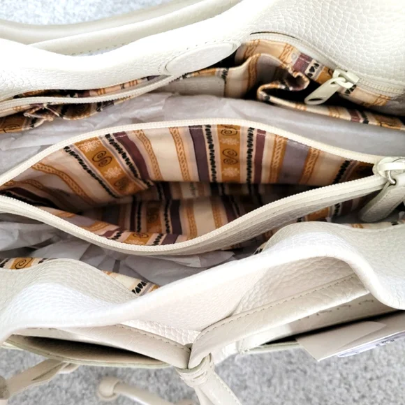 ✨Beautiful Brighton Lolita Masterpiece Ivory 3D Embroidered Shoulder Handbag✨ - Picture 3 of 11